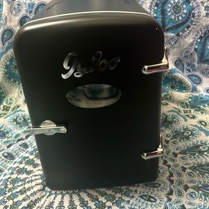 Mini fridge